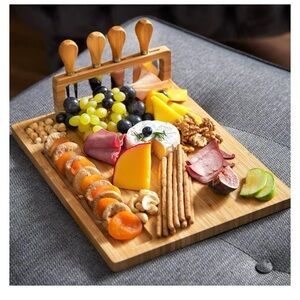 “RoyalHouse” 11”x14” bamboo charcuterie board with 4 cheese knives-NWT